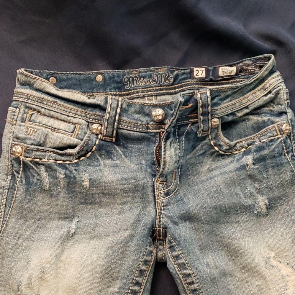 size 27 Miss Me capri